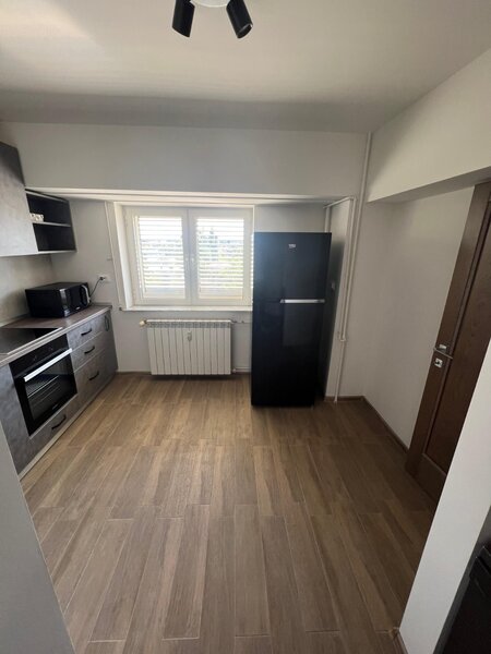 Bulevardul Unirii, ultracentral, apartament 4 camere.
