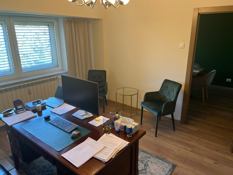 Bulevardul Unirii, ultracentral, apartament 4 camere.